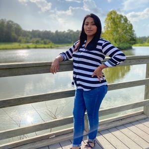 Meet your Posher, Estela